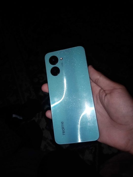 Realme C33  128/4+4 gb  holati ideal  800ming so'm