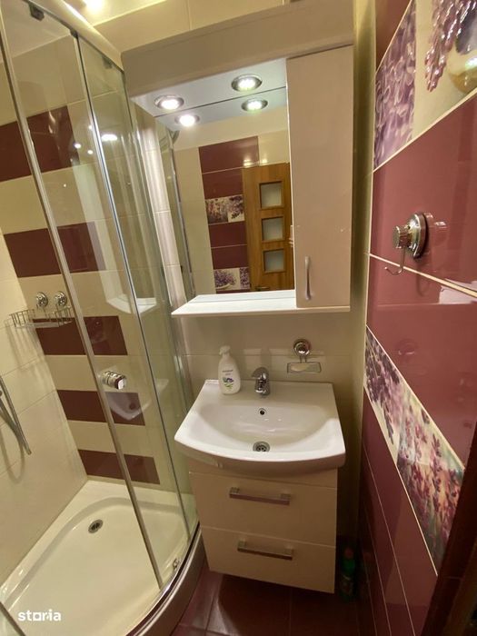 Apartament 4 camere (strada Zizinului)