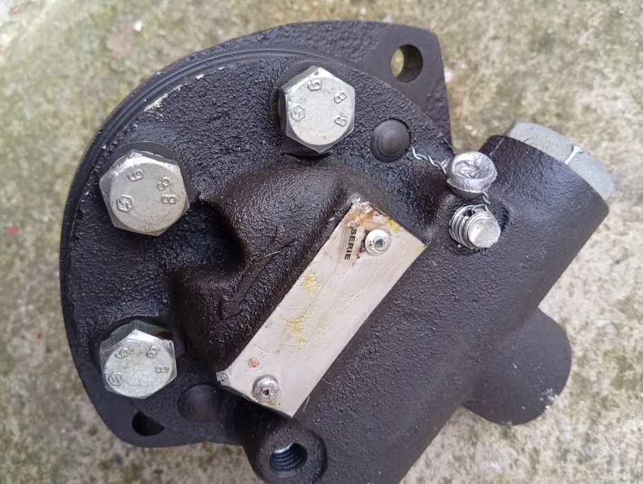 Vând pompa servo direcție eaton raba