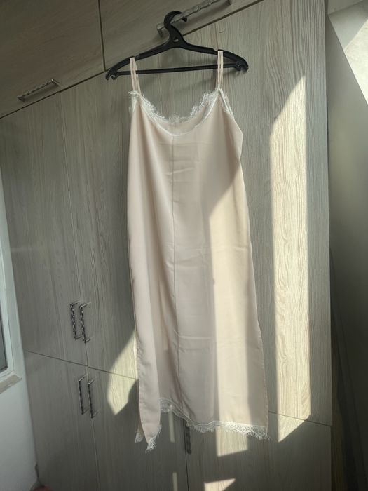 Платье в бельевом стиле