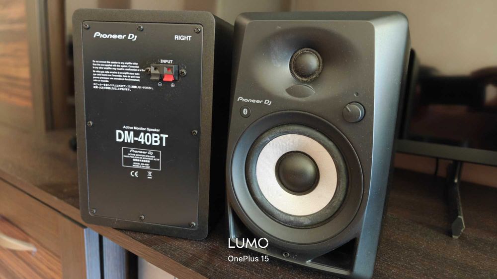Тонколони активни Pioneer DJ DM-40BT.
