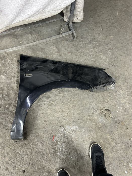 Продам крыло перед правое гранта FL