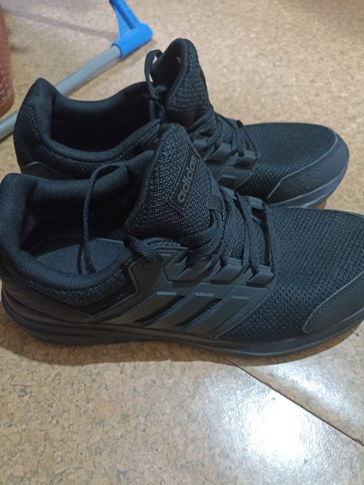 Кроссовка adidas  размер 43.5