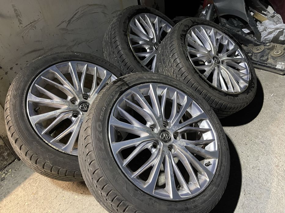 Камри 70 R18 комплект Оригинал