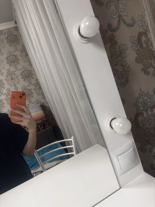 Продам бьюти столик и стул