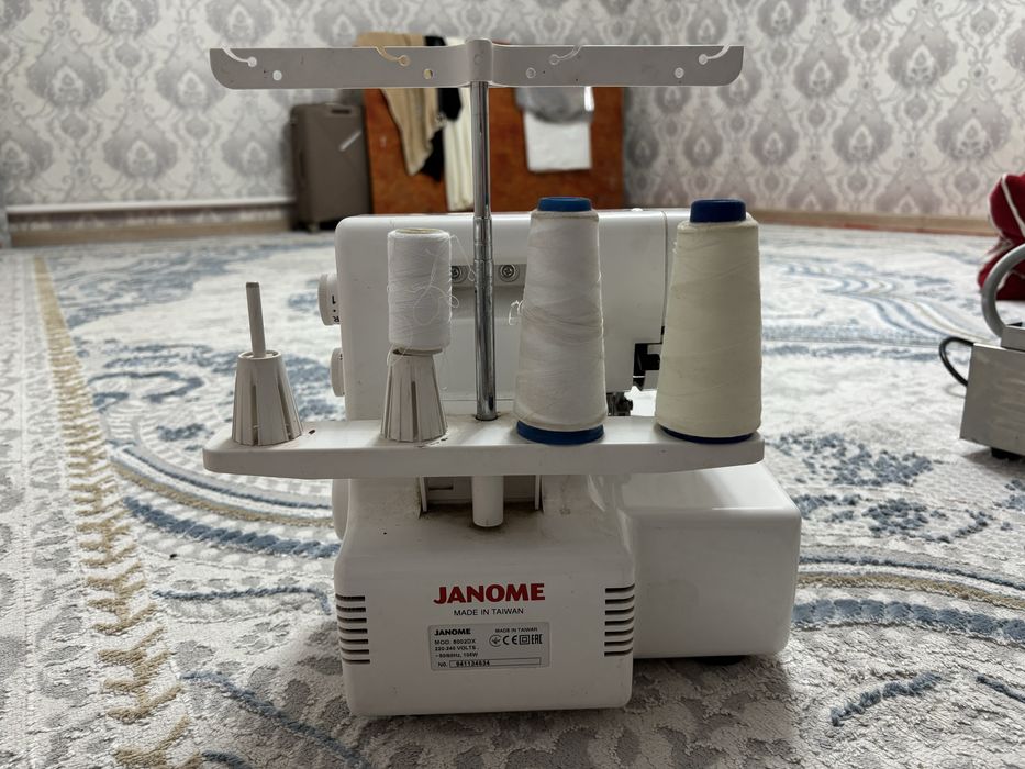 Janome 8002DX оверлогы с