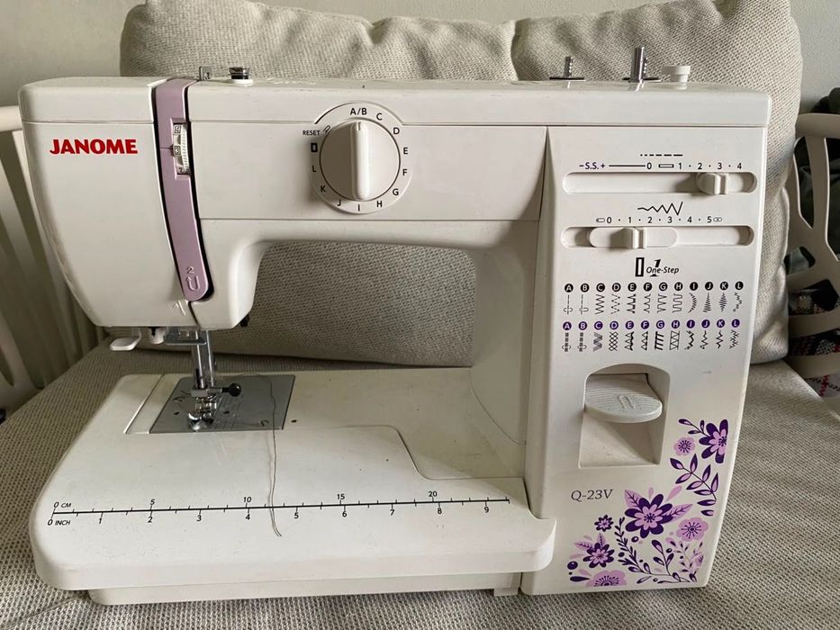 Швейная машинка Janome Q 23 v