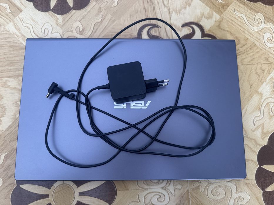 ASUS VivoBook 15 (Ryzen 3 / 8GB / SSD)