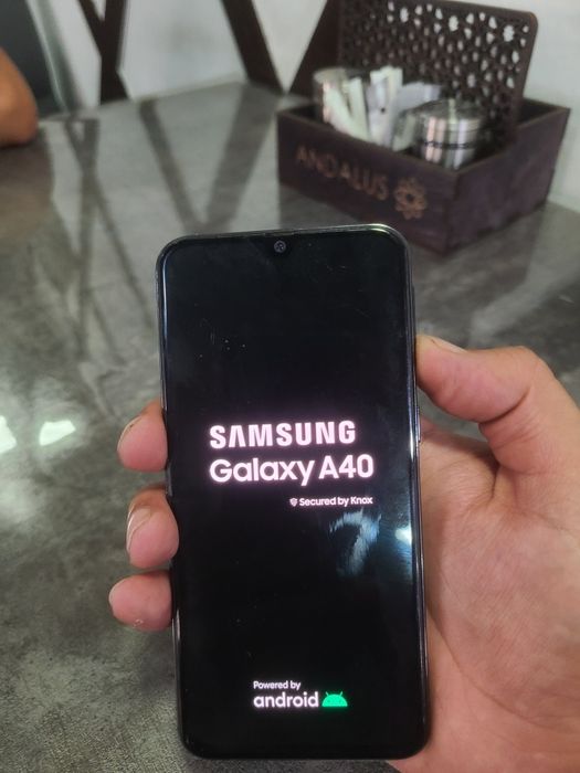 Продам Samsung A40