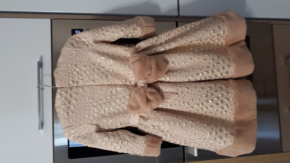 Продам для девочки платье.