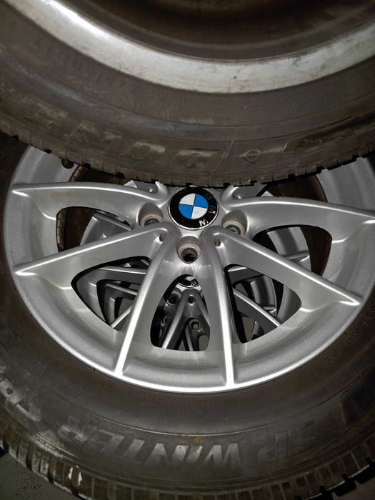 Гуми и джанти в перфектно състояние!Джантите нямат драскотина.