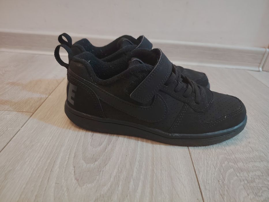 Adidasi Nike  32