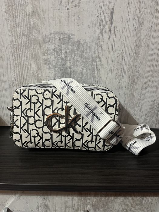 Дамска чанта Calvin Klein