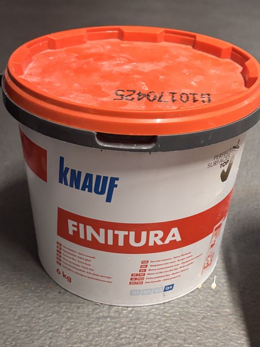 Vopsele Caparol+adeziv tapet+kit Knauf reparatii