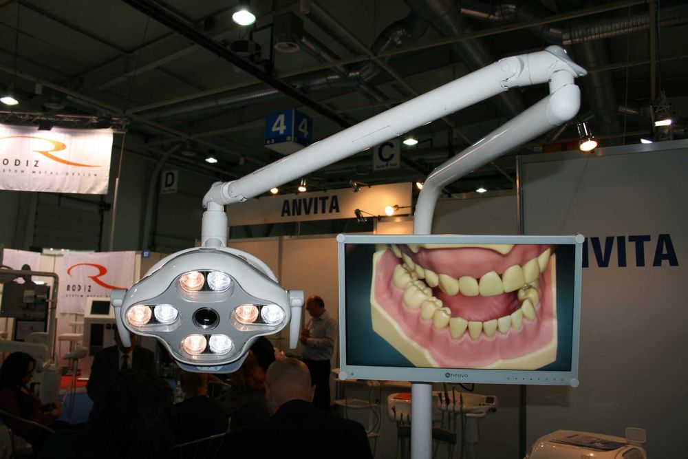 Дентални LED осветителни тела с рамена G.Comm Srl. Италия