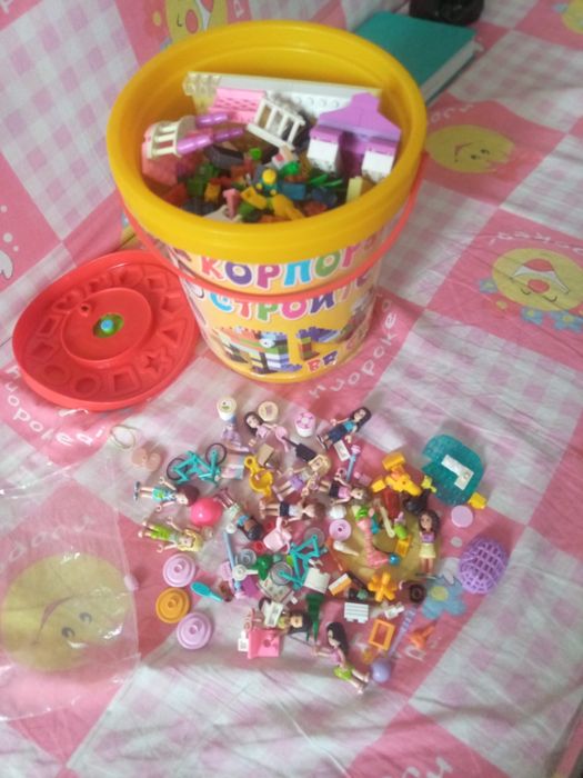 Продам Лего для девочки