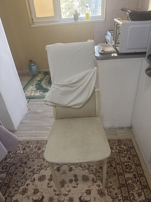 Продам 6 стульев