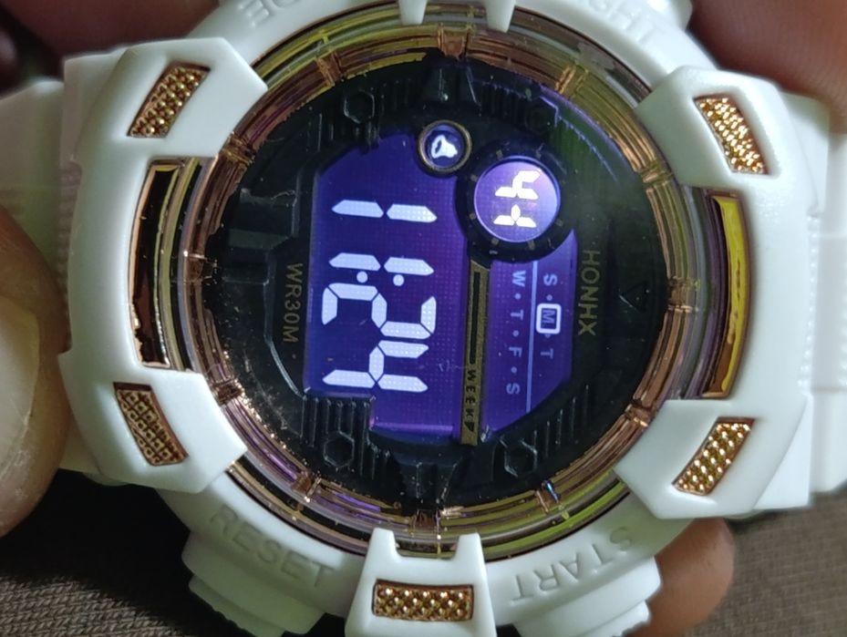 Часовник Honhx  (бял)