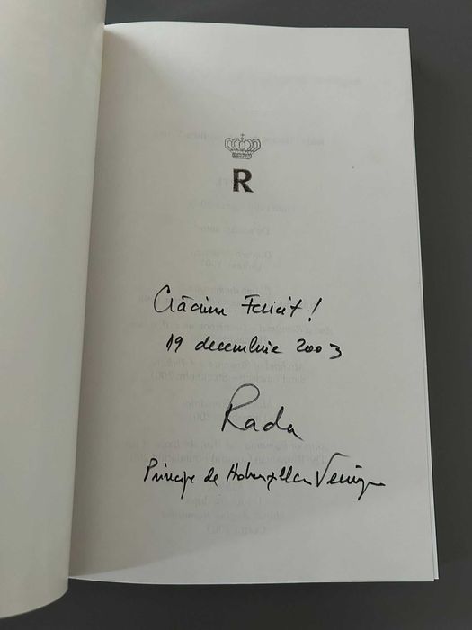Cartea „Șapte” Radu Hohenzollern-Veringen, excelentă, cu autograf