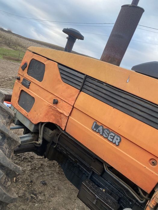 Vind tractor same laser 110 ,4×4 istare bună de funcționare .