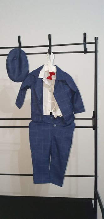 Costum elegant băiețel format din sacou pantaloni cămașă papion bereta