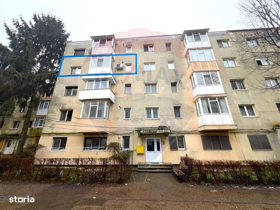 Apartament cu 2 camere semidecomandate de vânzare în zona Republicii