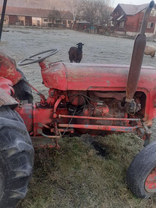 Tractor  de vânzare