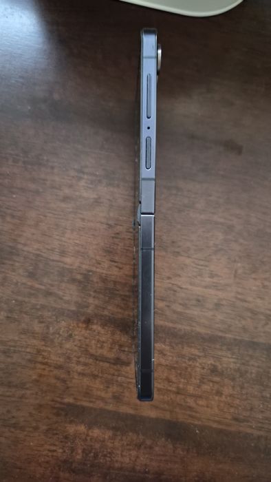 Samsung Galaxy Z Flip 7, Jetblack, 256 GB,  с гаранция!
