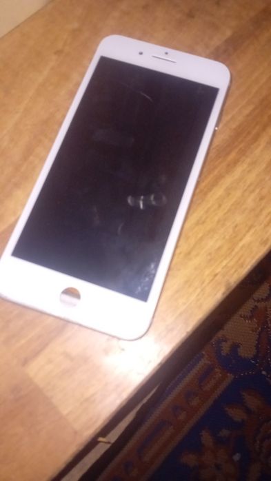 Ipohne 8plus  Schimb cu o soba pe lemn