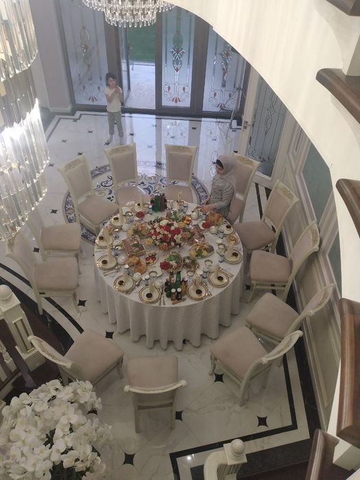 Стул сотилади. Продаётся стул