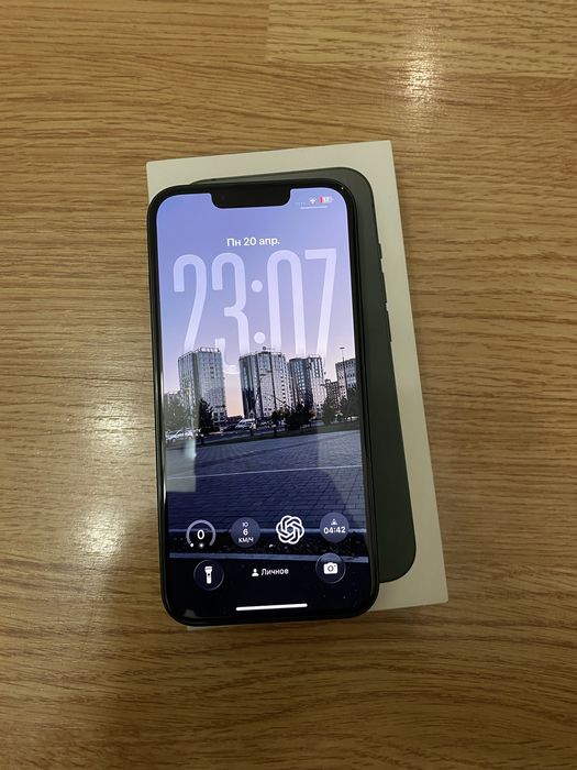 Продам Iphone 13
