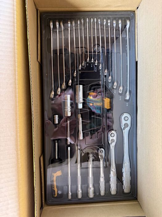 DeWALT 341 piese Trusa mecanic