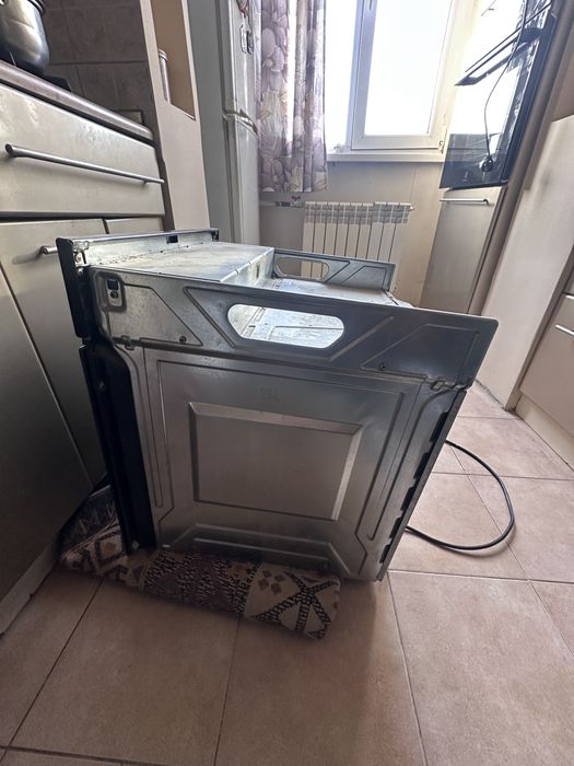 Духовка продается на запчасти