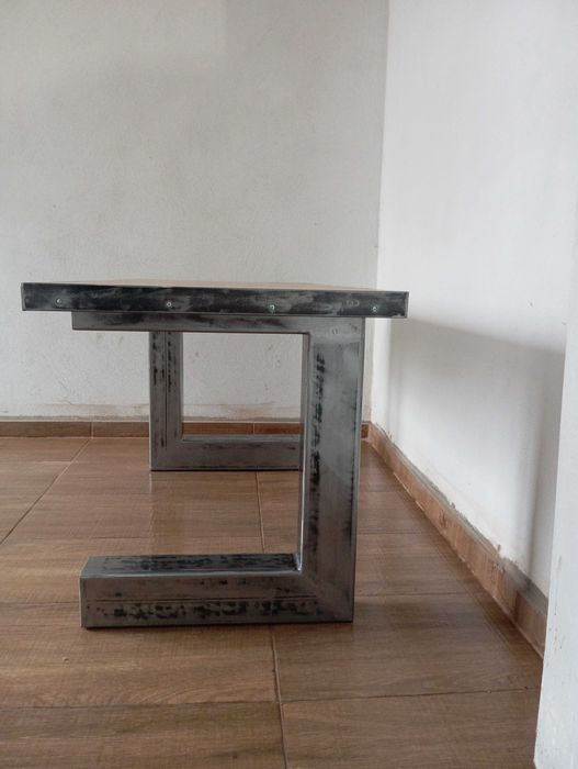 Мебели от метални профили