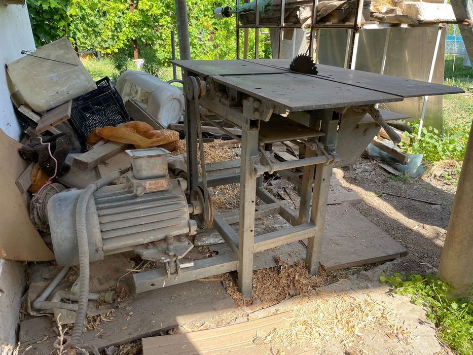 Срочно продается деревообрабатывающий станок