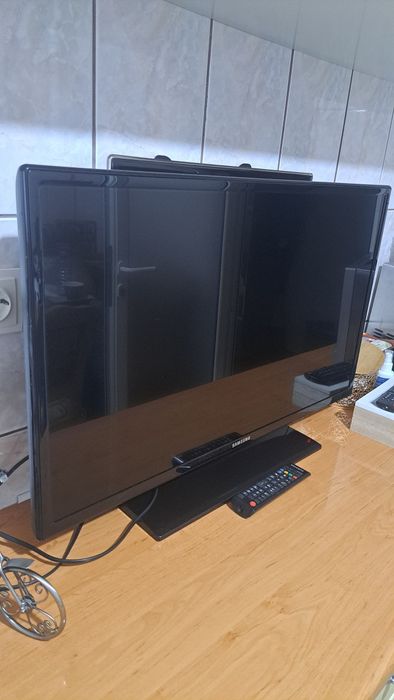 Vînd televizor Samsung-81cm