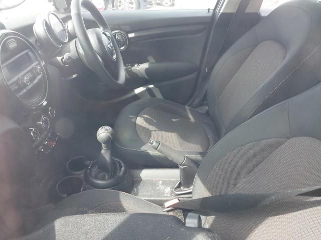 Dezmembrez Mini Cooper F56