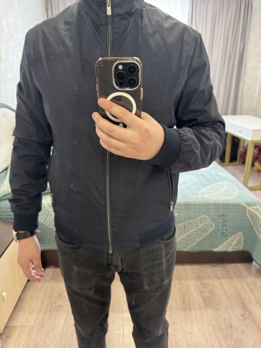 Продам куртку ветровку