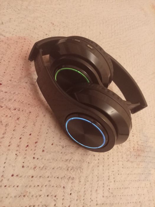 Продам Наушники новые