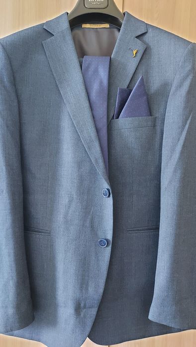 Мужской костюм тройка