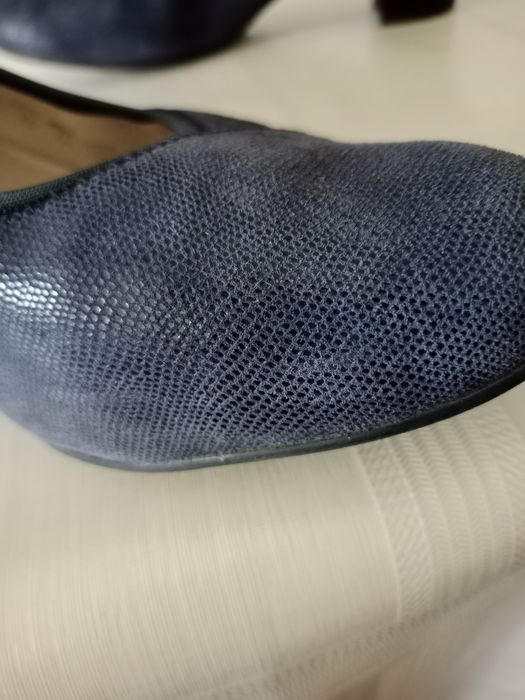 Продам женские туфли