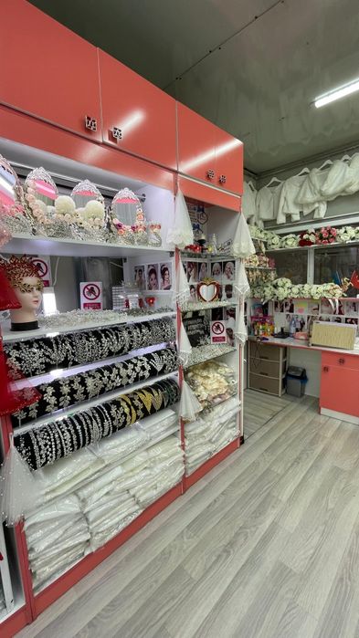 Продам торговый шкаф и решепшн