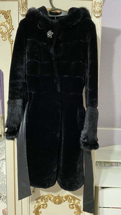 Продам мутоновую шубу