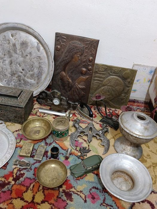 Antikvar buyumlar hammasi optim sotiladi