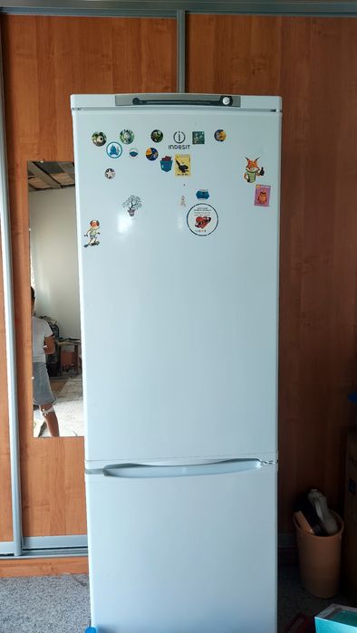 Холодильник INDESIT