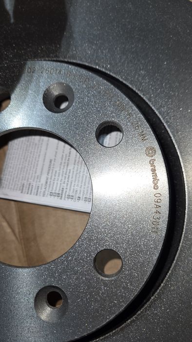 спирачен диск BREMBO с номер 09.A430.11 за PEUGEOT 407