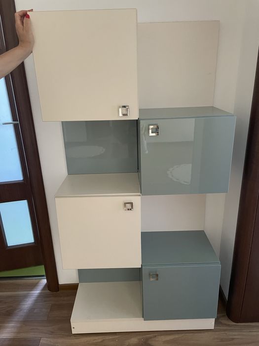 Biblioteca pentru copii cu mdf lucios crem cu blue urgent