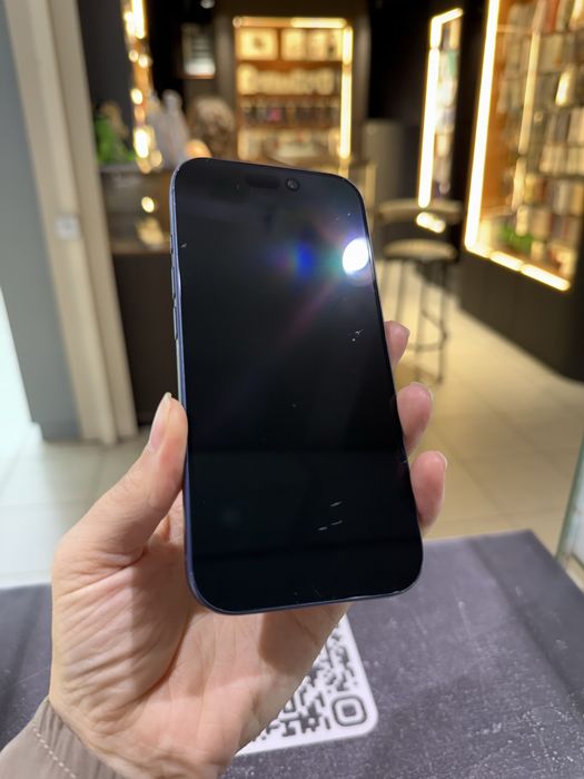 Продам 17 Pro (e sim )