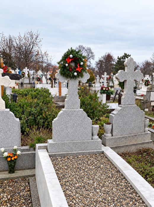 VAND LOC VECI - cimitirul ghencea civil