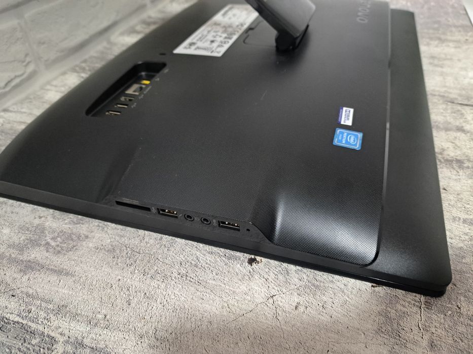 Продам моноблок Lenovo C20-00  (идеал)